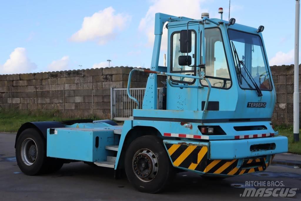 Terberg YT222 码头牵引车