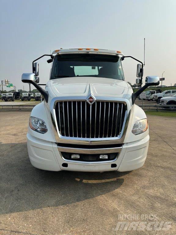 International LT 牵引车