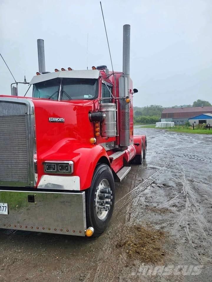 Kenworth W 900 L 牵引车
