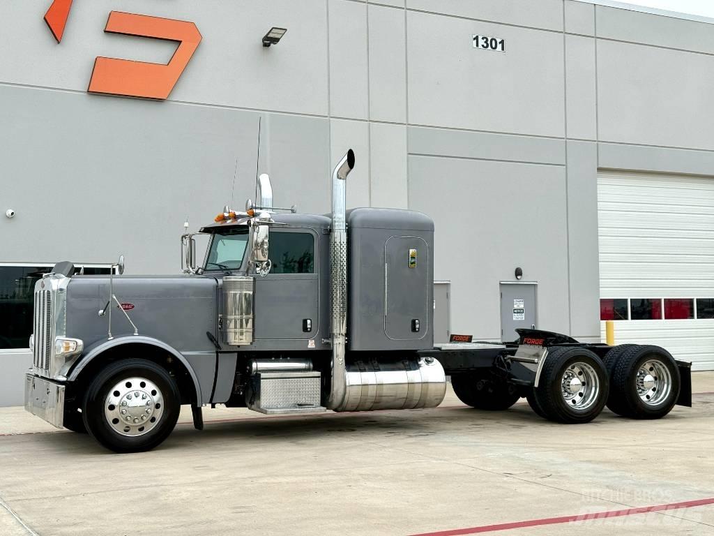 Peterbilt 389 牵引车