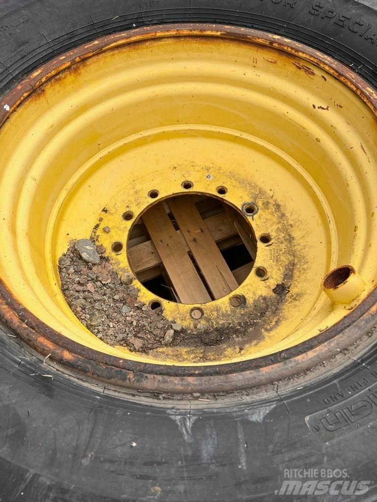 Nokian 700/70-34 轮胎、车轮和轮圈