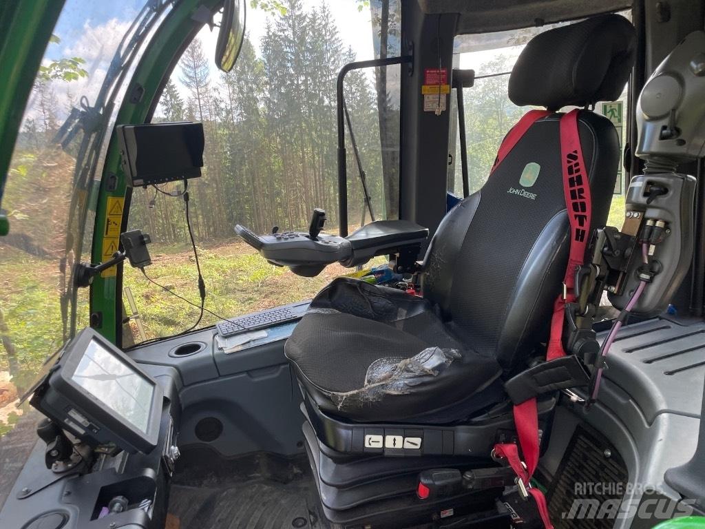 John Deere 1270G 8WD 收割机