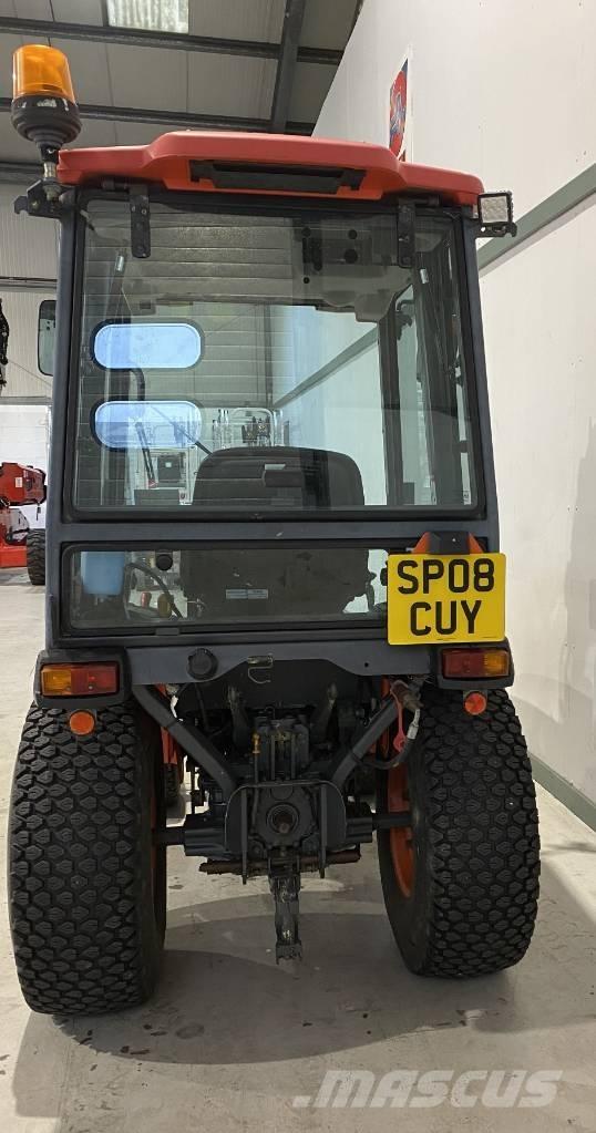 Kubota B2530 小型拖拉机