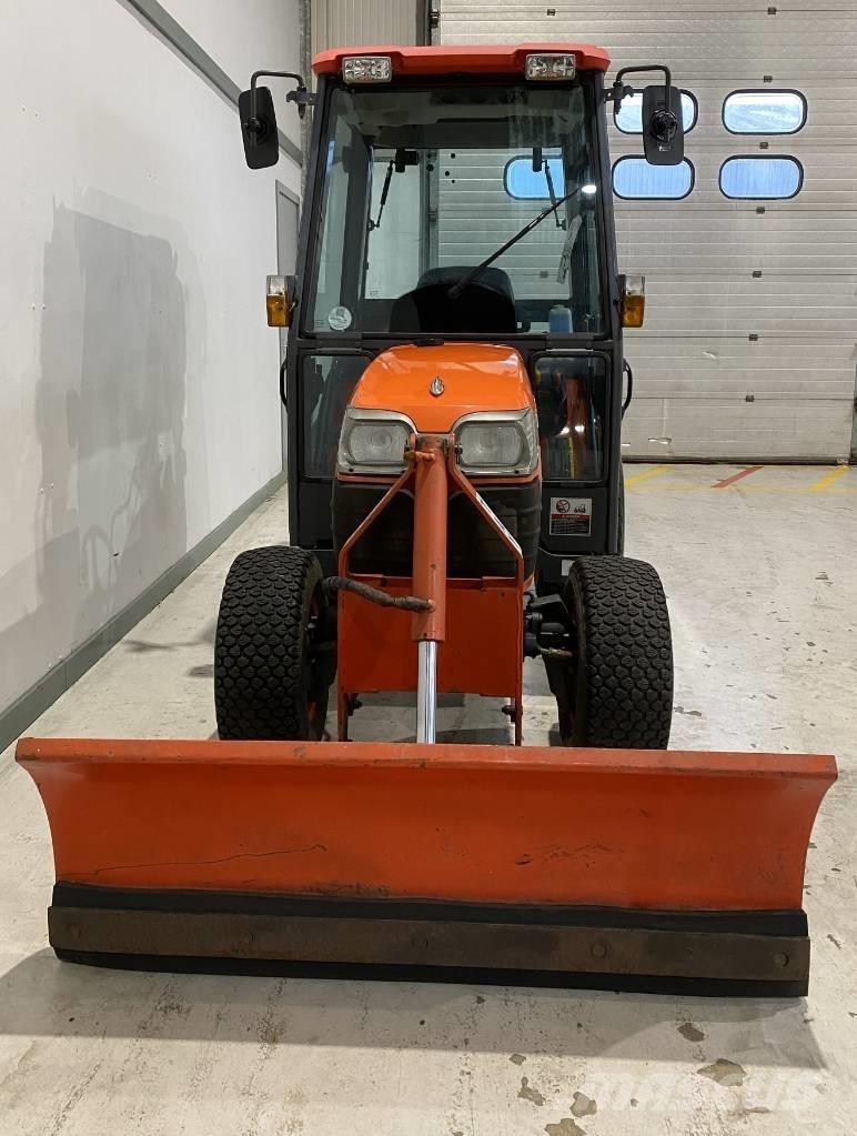 Kubota B2530 小型拖拉机