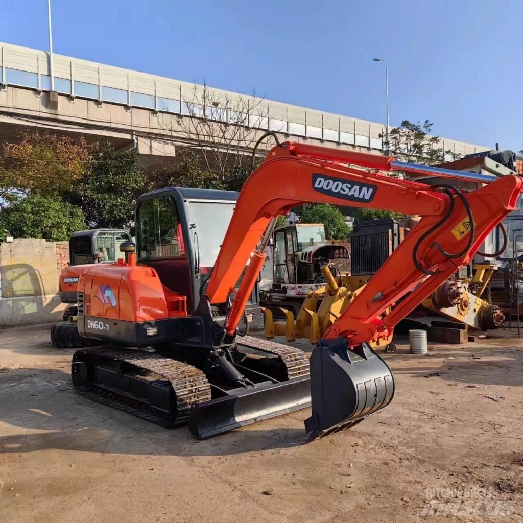 Doosan DH 60-7 小型挖掘机