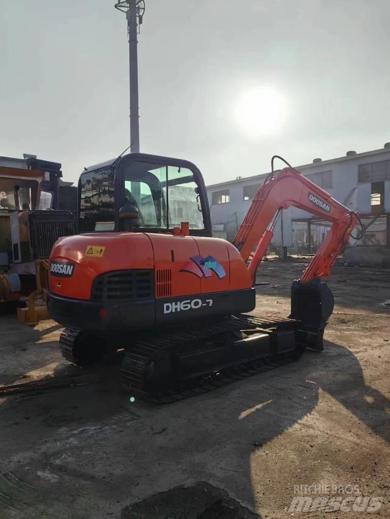Doosan DH 60-7 小型挖掘机