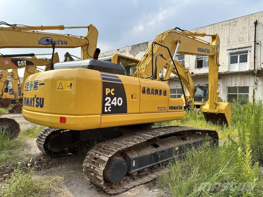 Komatsu PC240-8 履带挖掘机