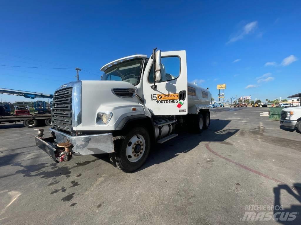 Freightliner 108 SD 水罐车