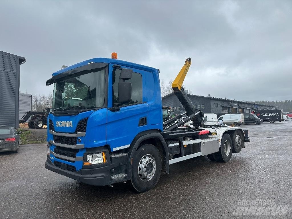Scania P 360 工程吊钩车