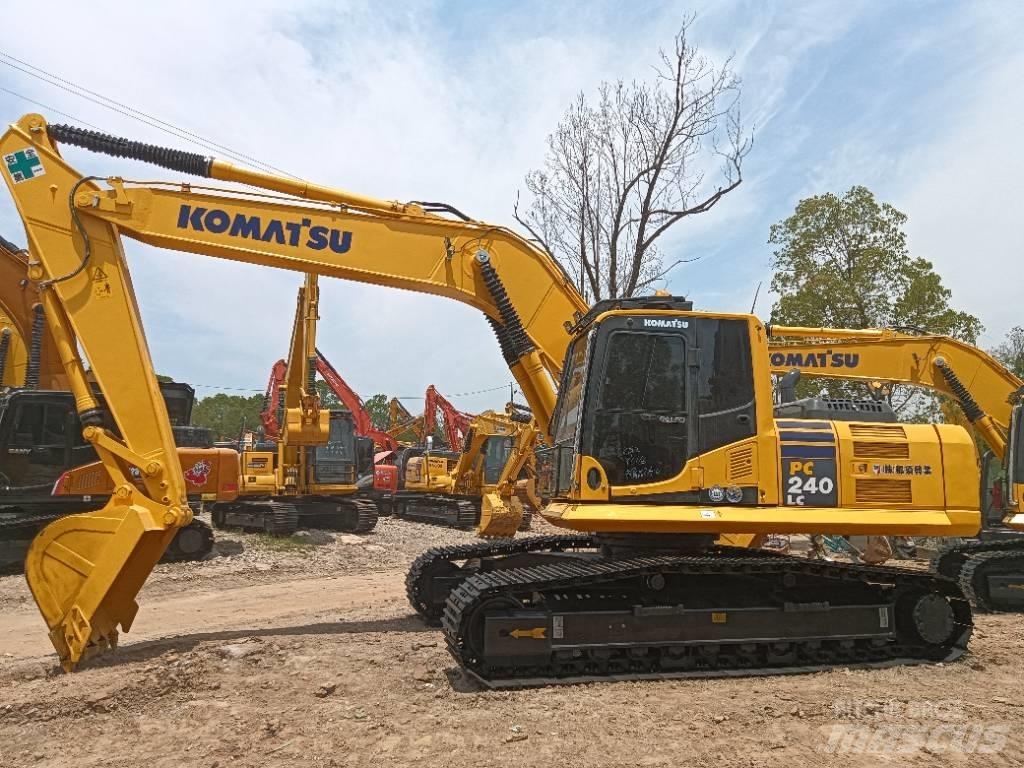 Komatsu PC 240 履带挖掘机