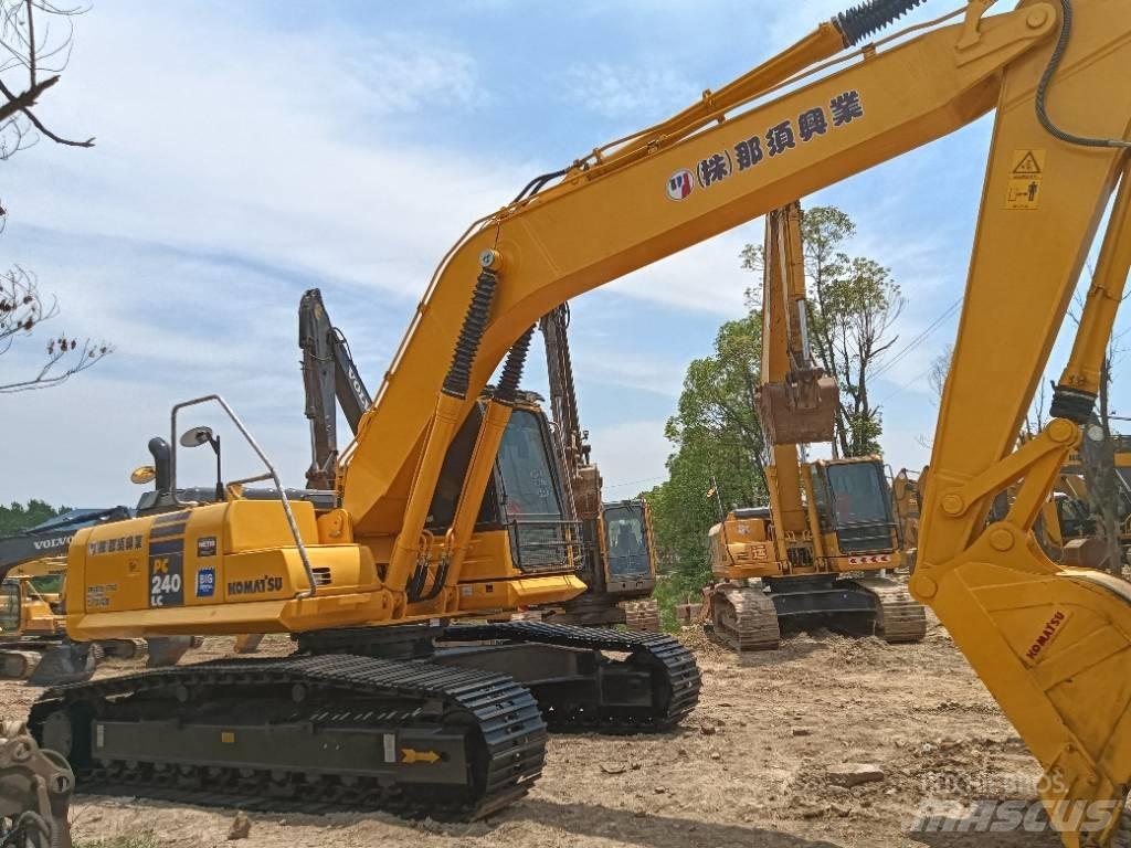 Komatsu PC 240 履带挖掘机
