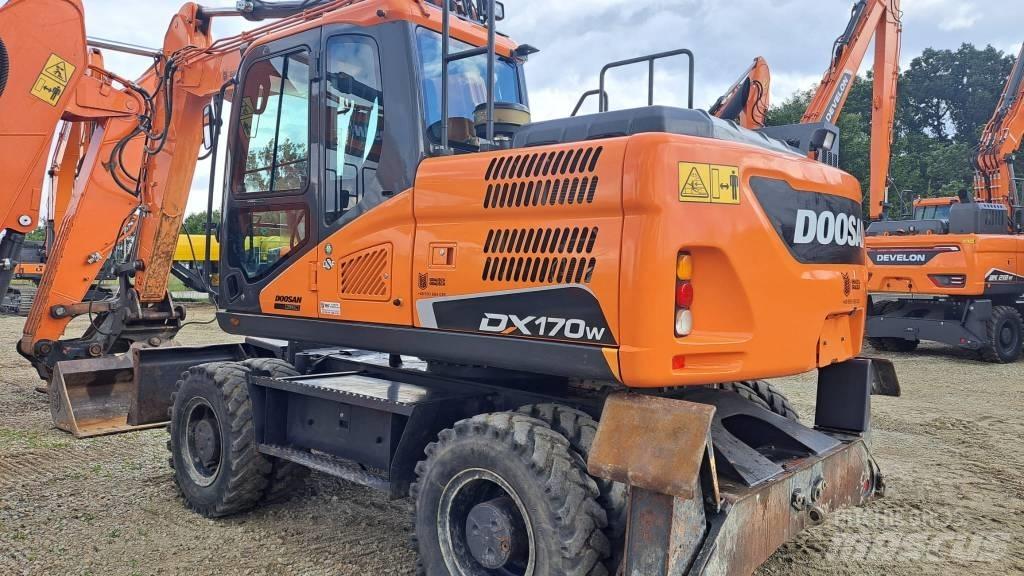 Doosan DX 170 W 轮式挖掘机