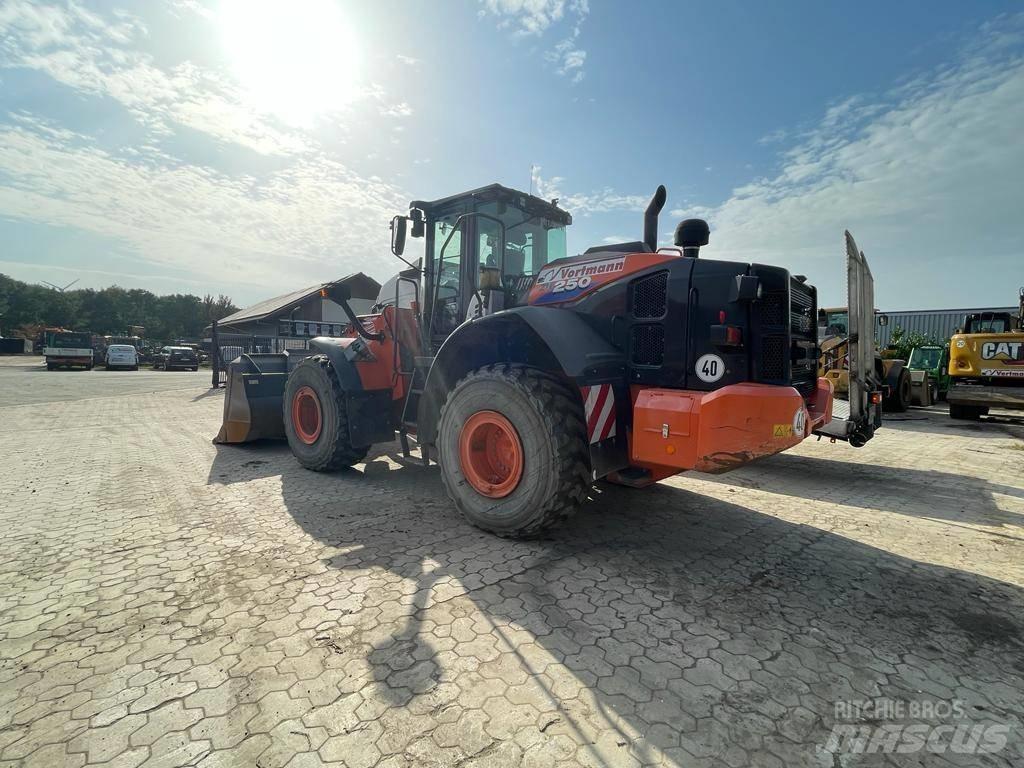 Hitachi ZW 250-6 轮式装载机