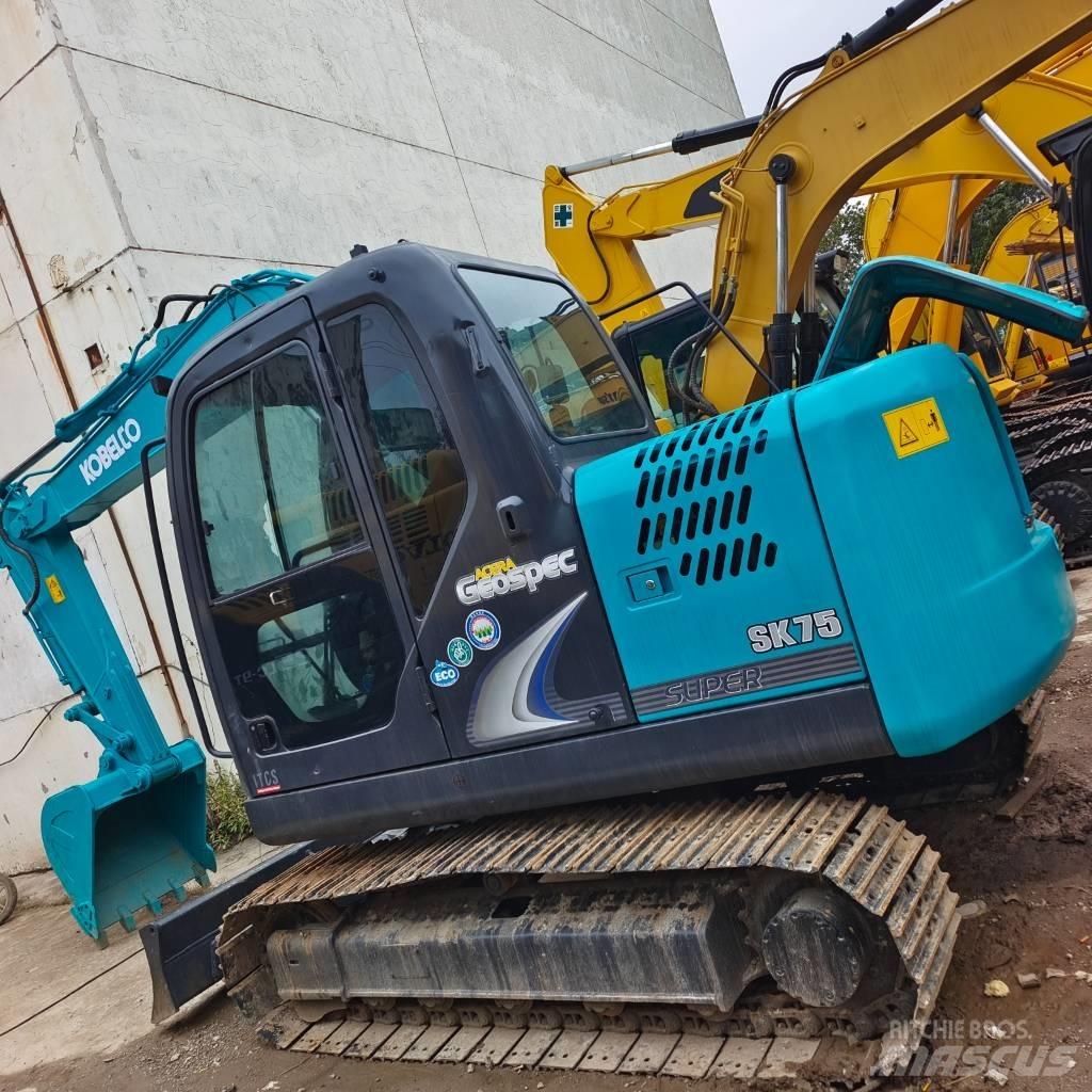 Kobelco SK 75 中型挖掘机