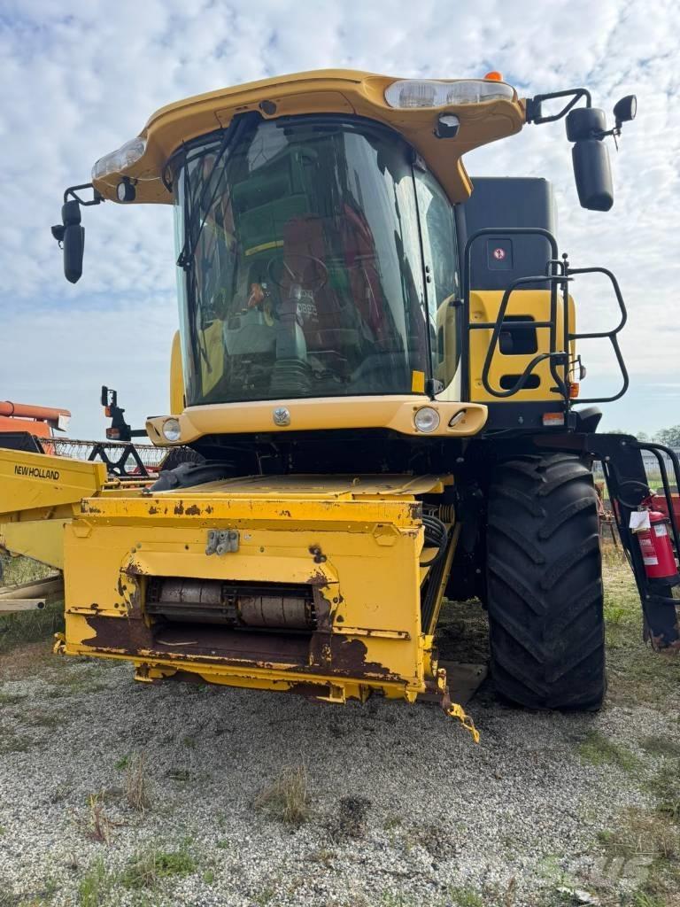 New Holland CR 960 联合收割机