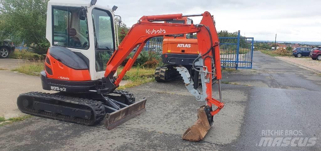 Kubota U 25-3 小型挖掘机
