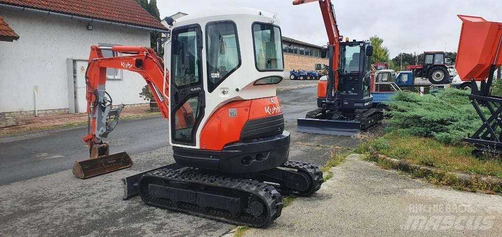 Kubota U 25-3 小型挖掘机