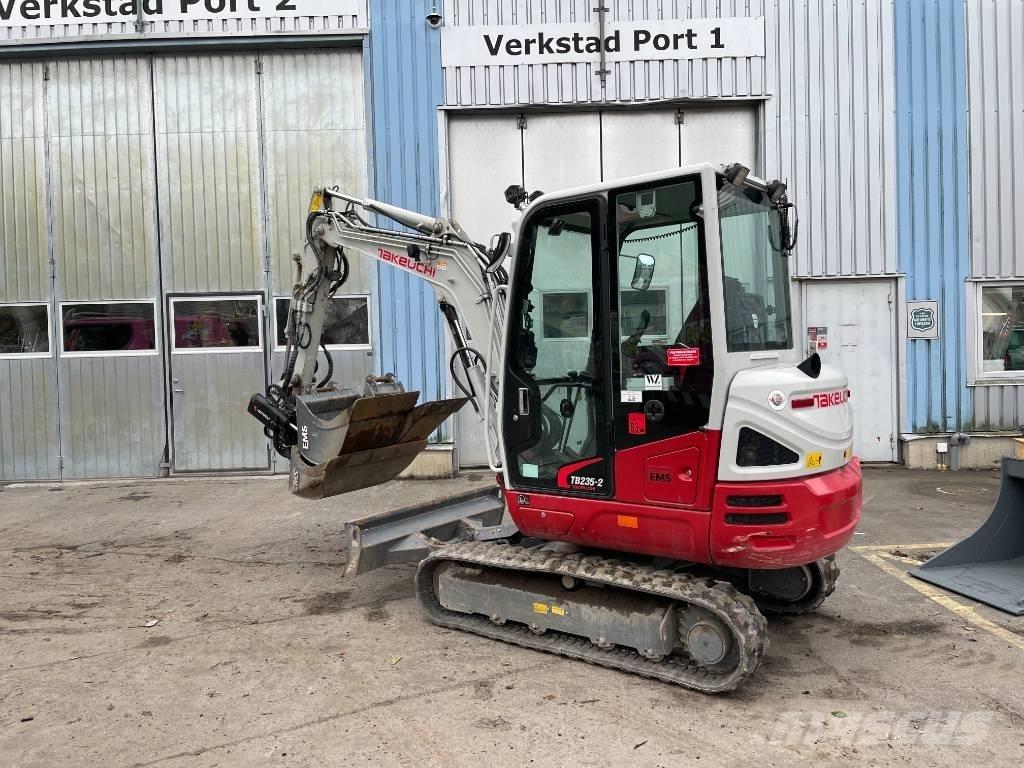 Takeuchi TB 235-2 小型挖掘机