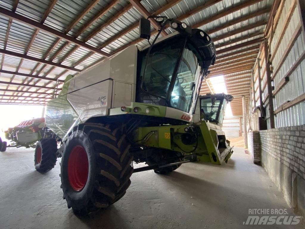CLAAS Tucano 450 联合收割机