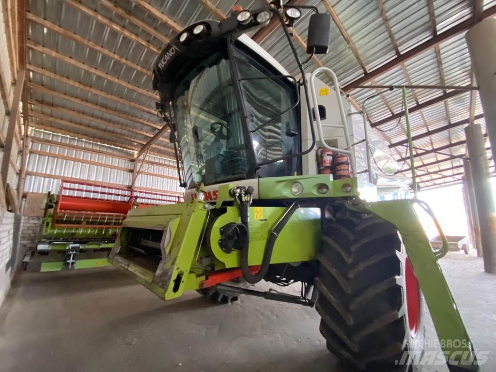 CLAAS Tucano 450 联合收割机