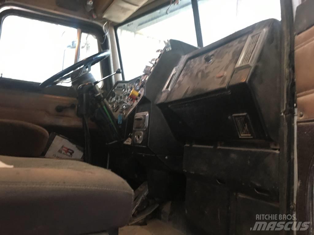 Peterbilt 378 焊接车