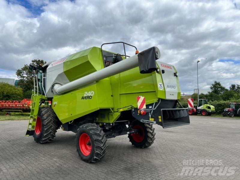 CLAAS AVERO 240 联合收割机