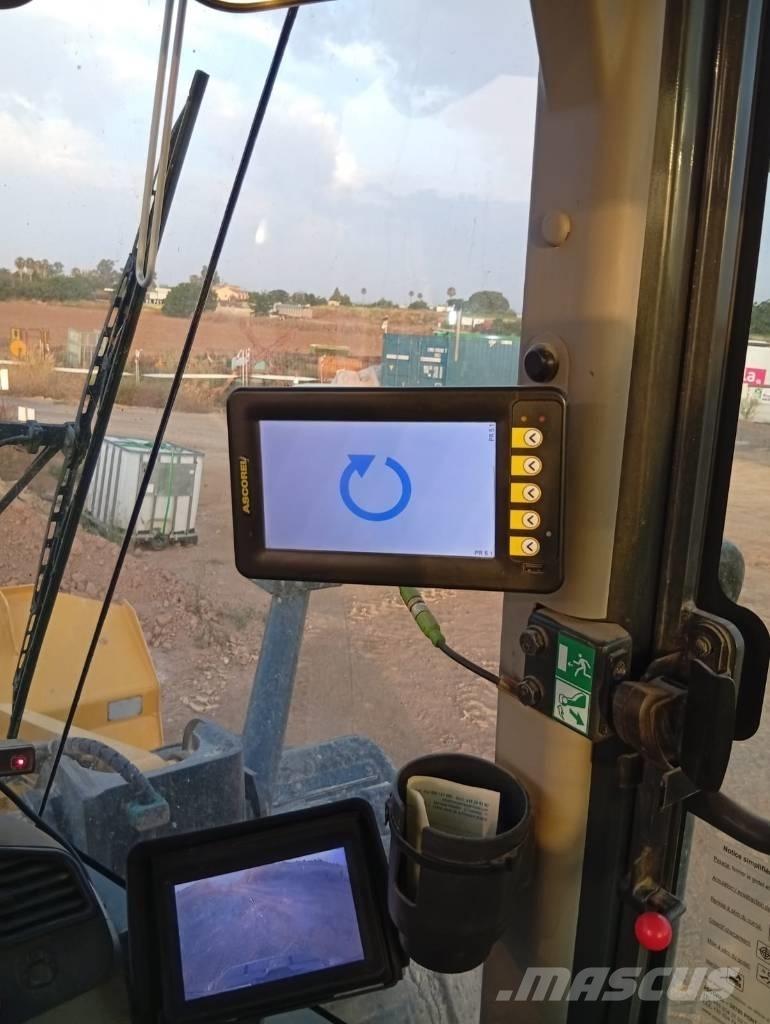 Komatsu WA 380-8 轮式装载机