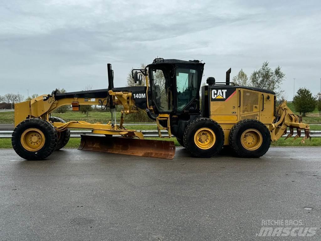 CAT 140M 平地机/推土机