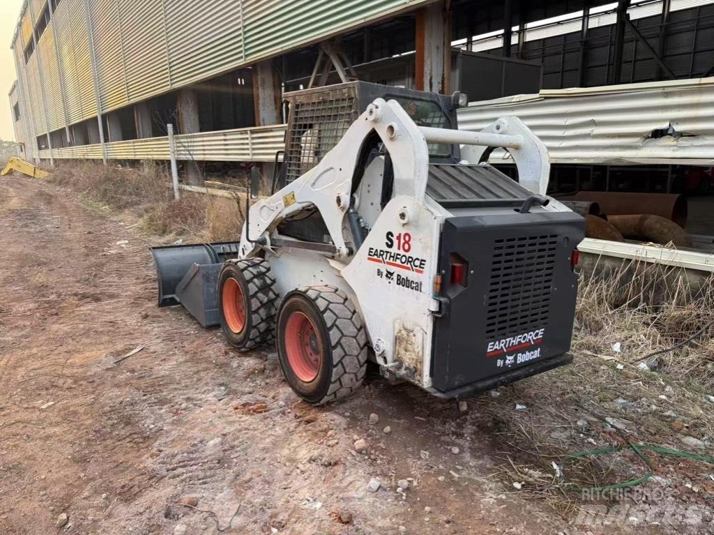 Bobcat S 18 滑移装载机