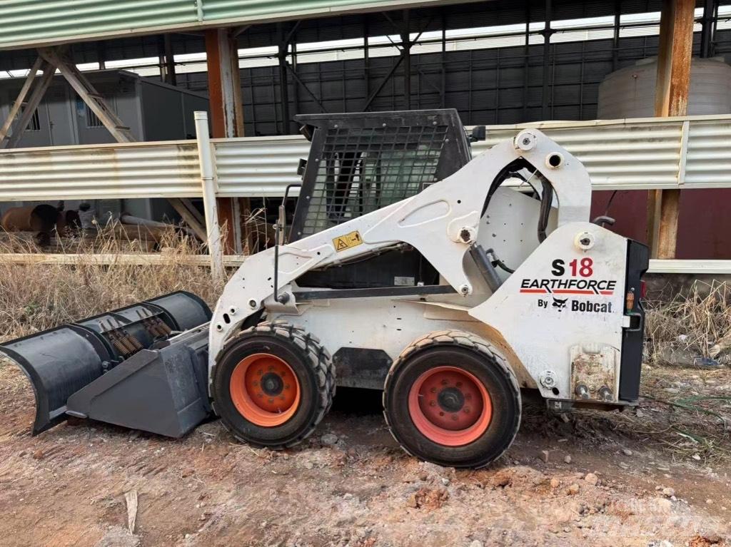 Bobcat S 18 滑移装载机