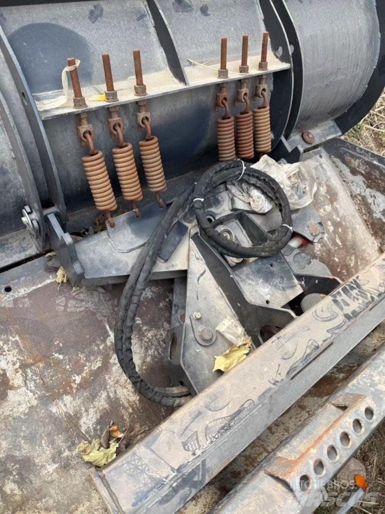 Bobcat S 18 滑移装载机
