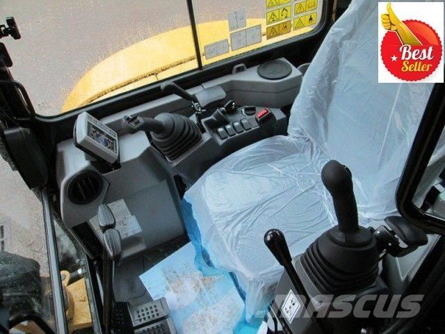 CAT 303.5 小型挖掘机