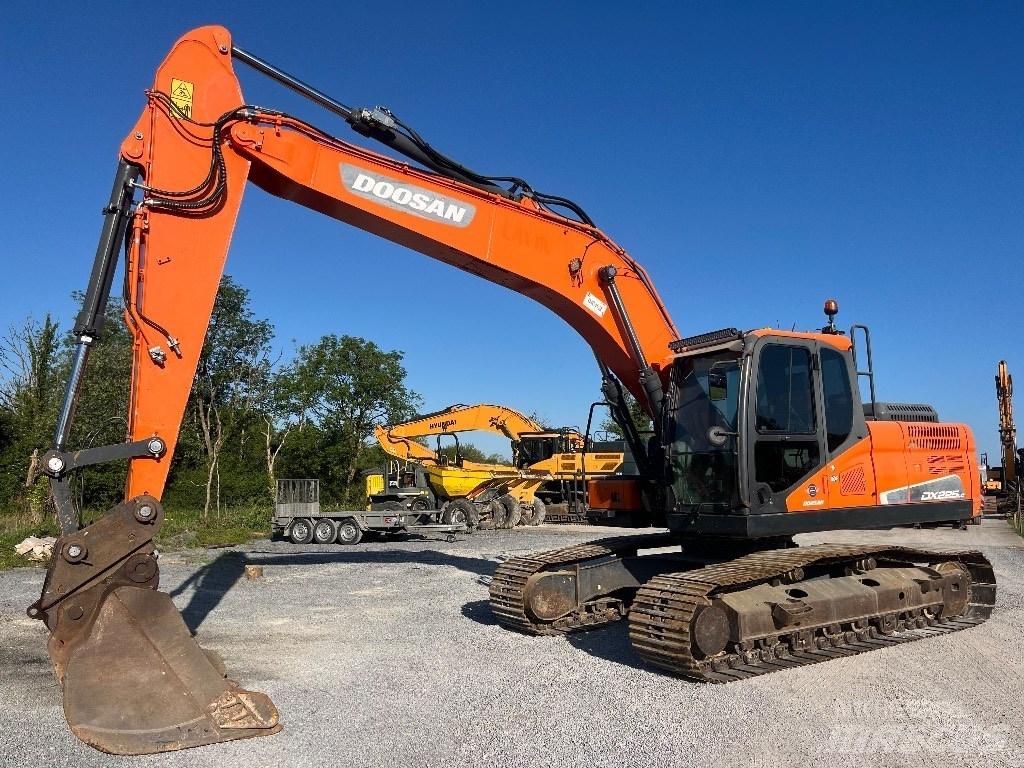 Doosan DX 225 LC-5 履带挖掘机