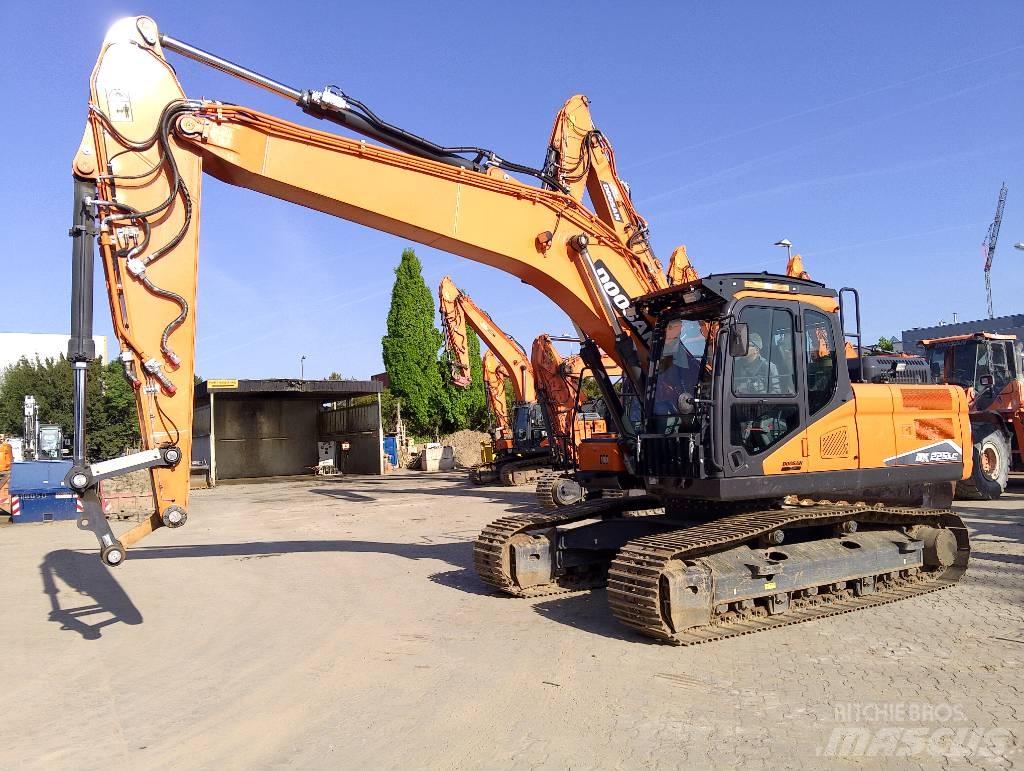 Doosan DX225LC-7 履带挖掘机