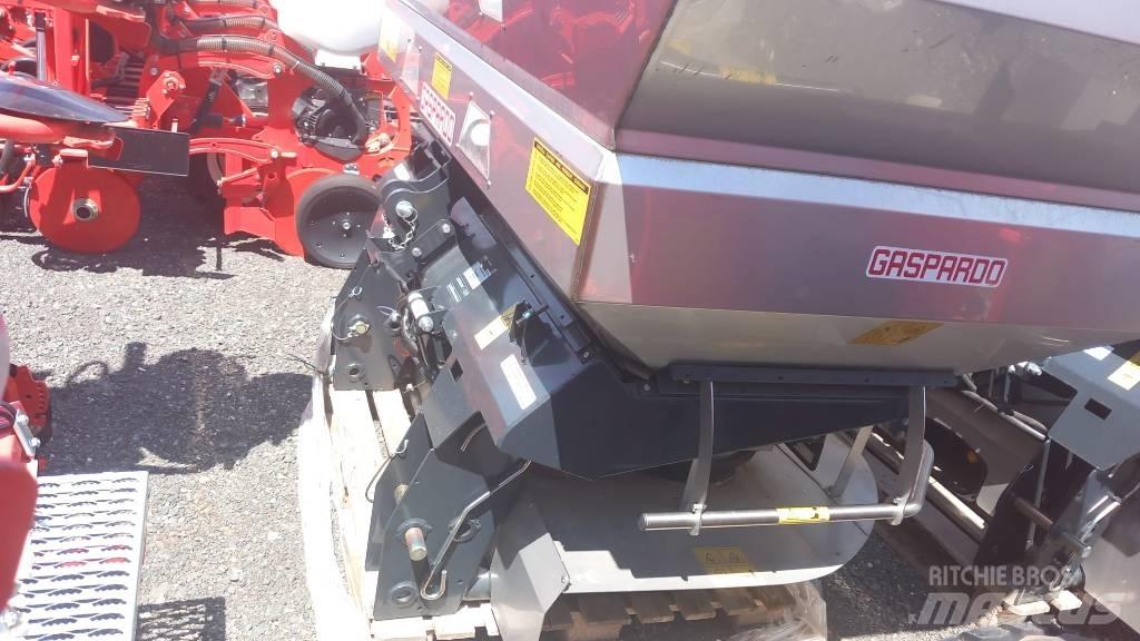 Maschio Zeno 18 矿物肥料撒播机