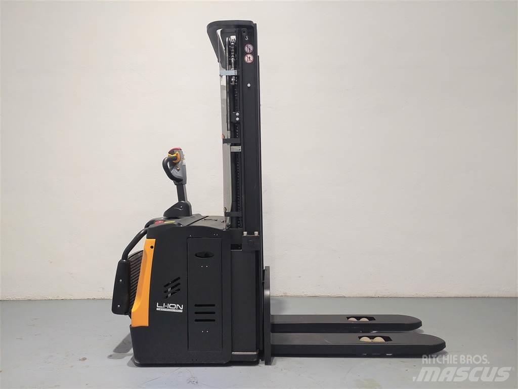  ES16 RSL Litio 电动搬运车