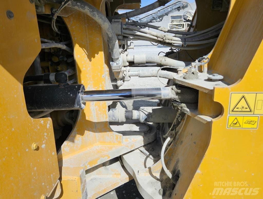 CAT 982 M 轮式装载机