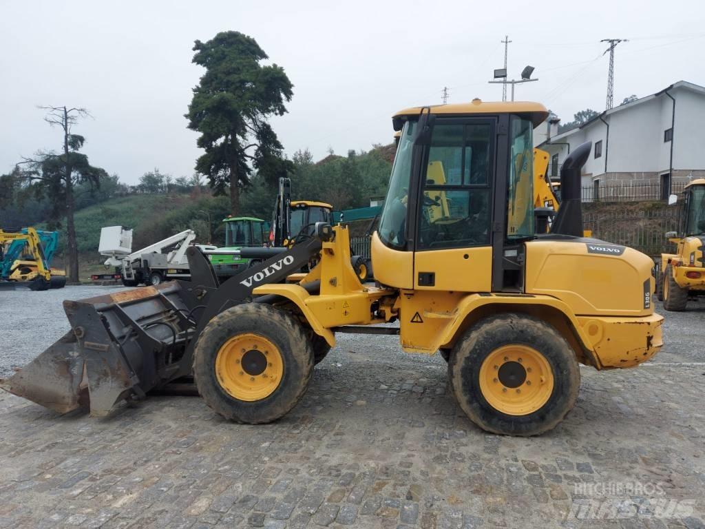 Volvo L 30 G 轮式装载机