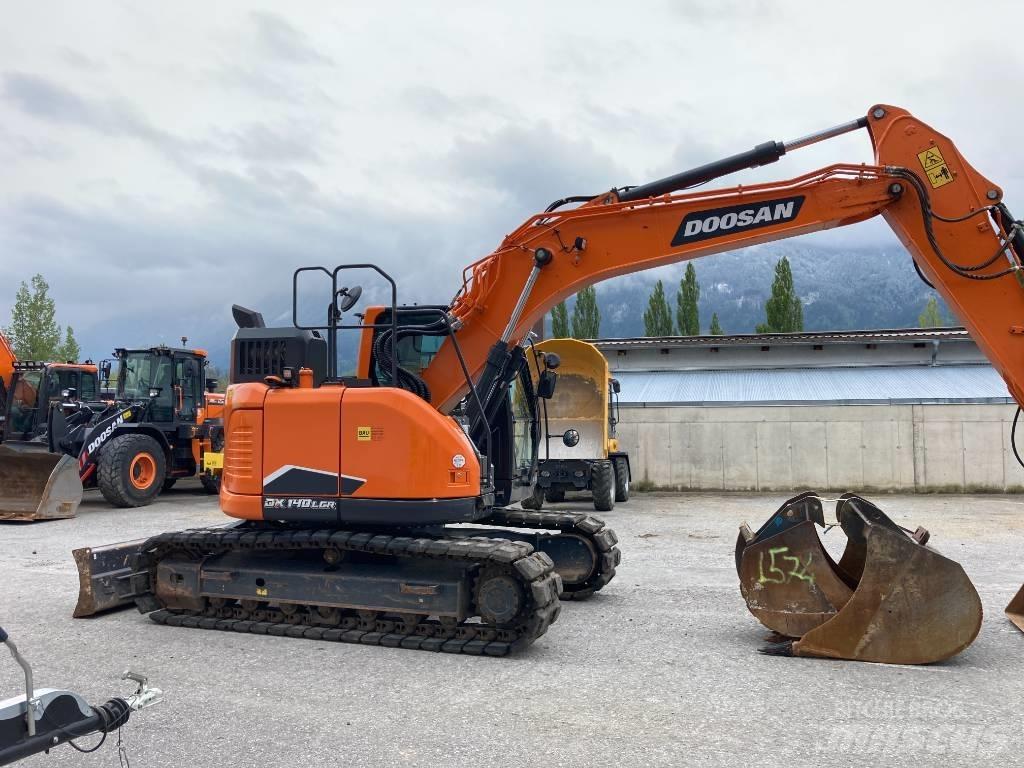 Doosan DX 140 LCR-7 履带挖掘机