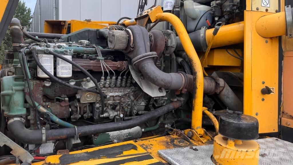 Volvo A 25 C 铰接式自卸车