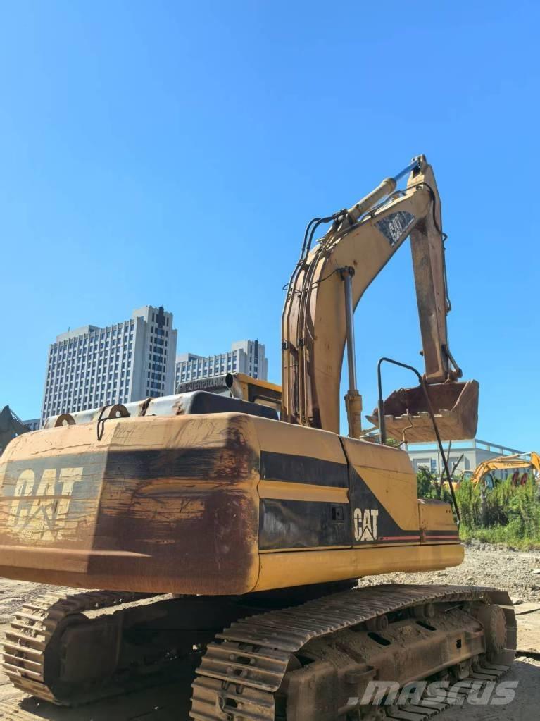 CAT 320BL 中型挖掘机