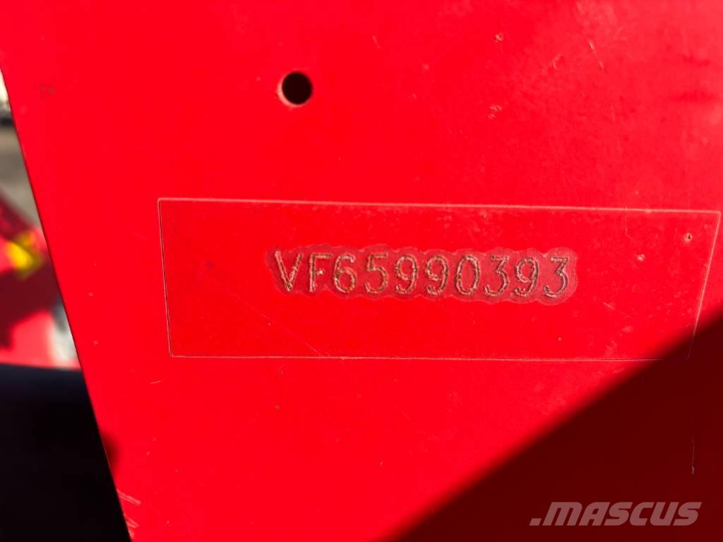 Kverneland 97150C 犁耙和摊草机