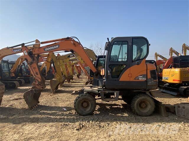 Doosan DX60W 轮式挖掘机