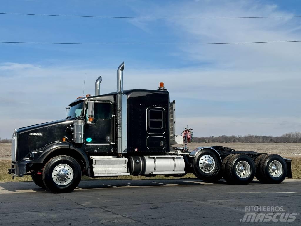 Kenworth T800 牵引车