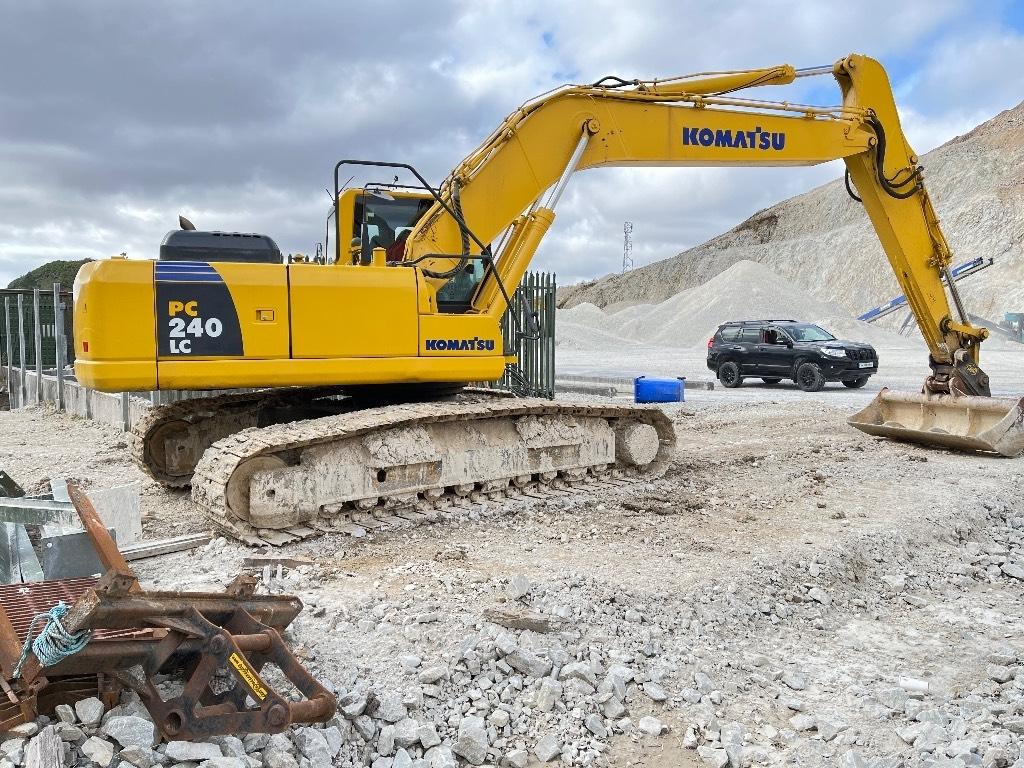 Komatsu PC 240 履带挖掘机