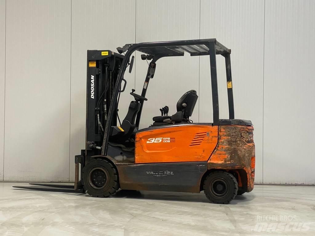 Doosan B35X-7 电动叉车