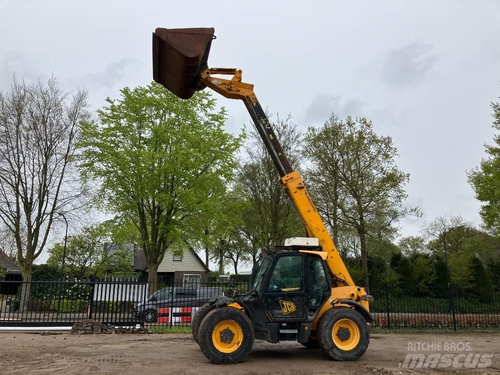 JCB 541-70 伸缩臂叉装车|叉装车