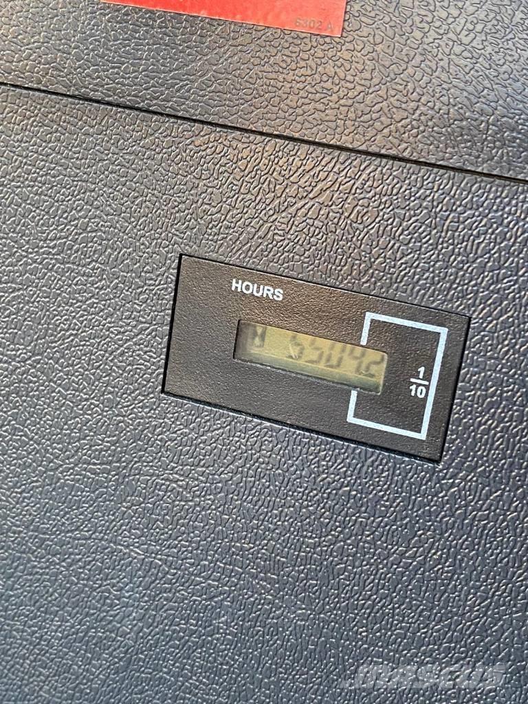 Hyundai HW 180 轮式挖掘机