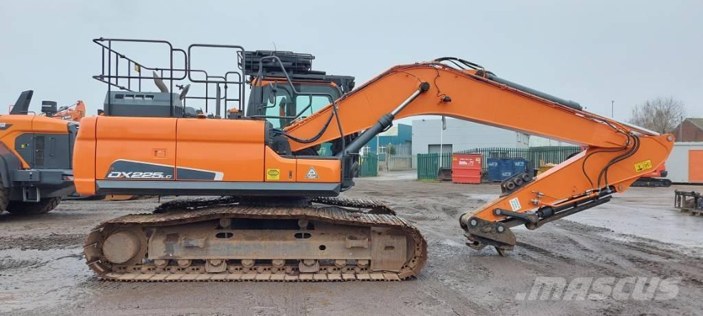 Develon DX225LC-5 履带挖掘机
