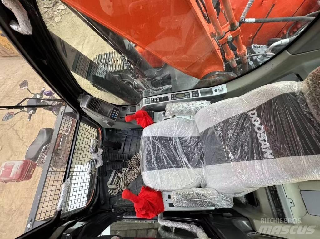 Doosan DX 300 履带挖掘机